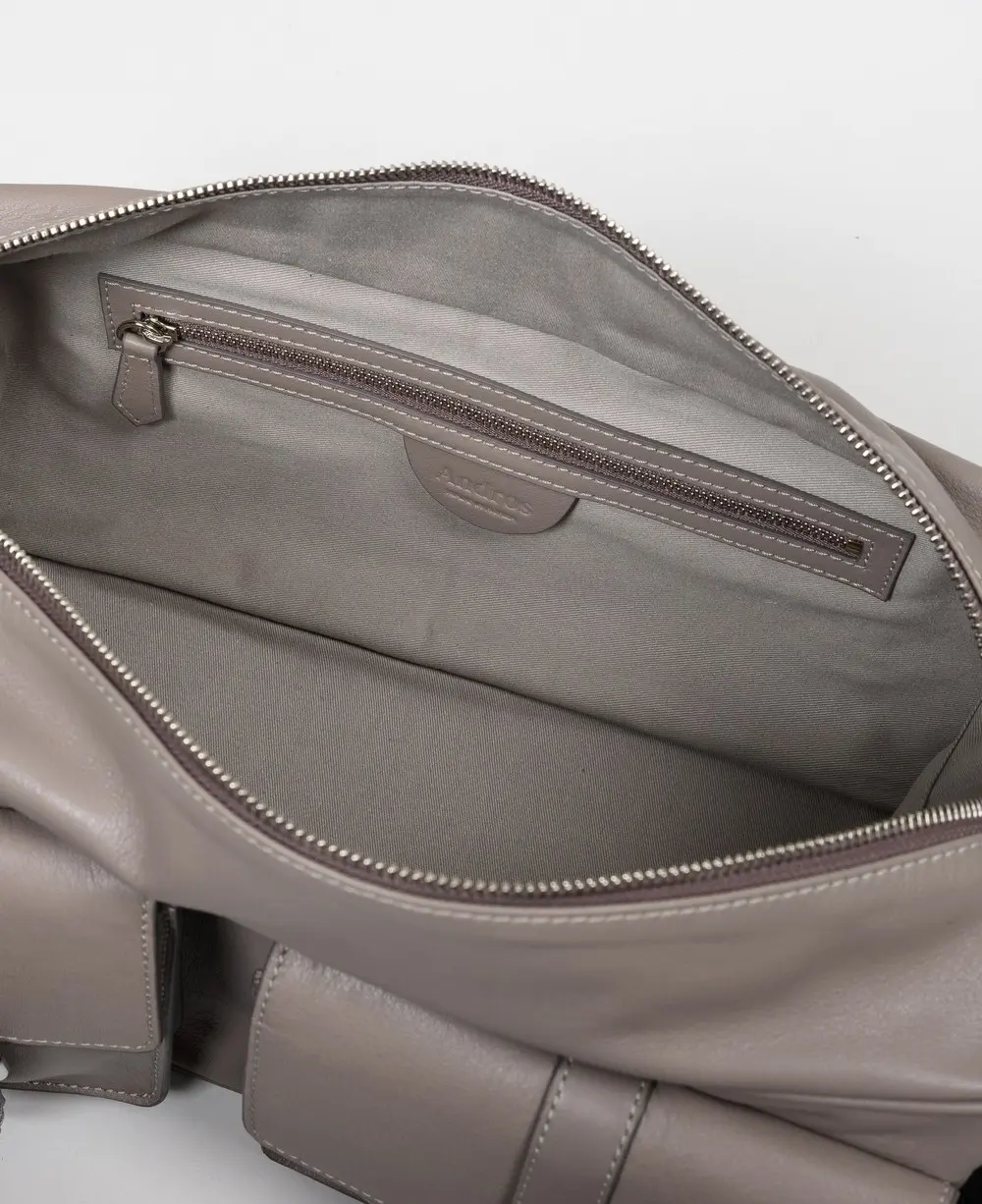 Courier Bag (Dusty Rose Gray) Detail