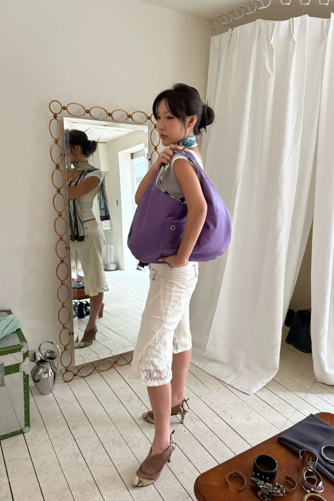 EYELET LEATHER LARGE BAG - PURPLE Detail