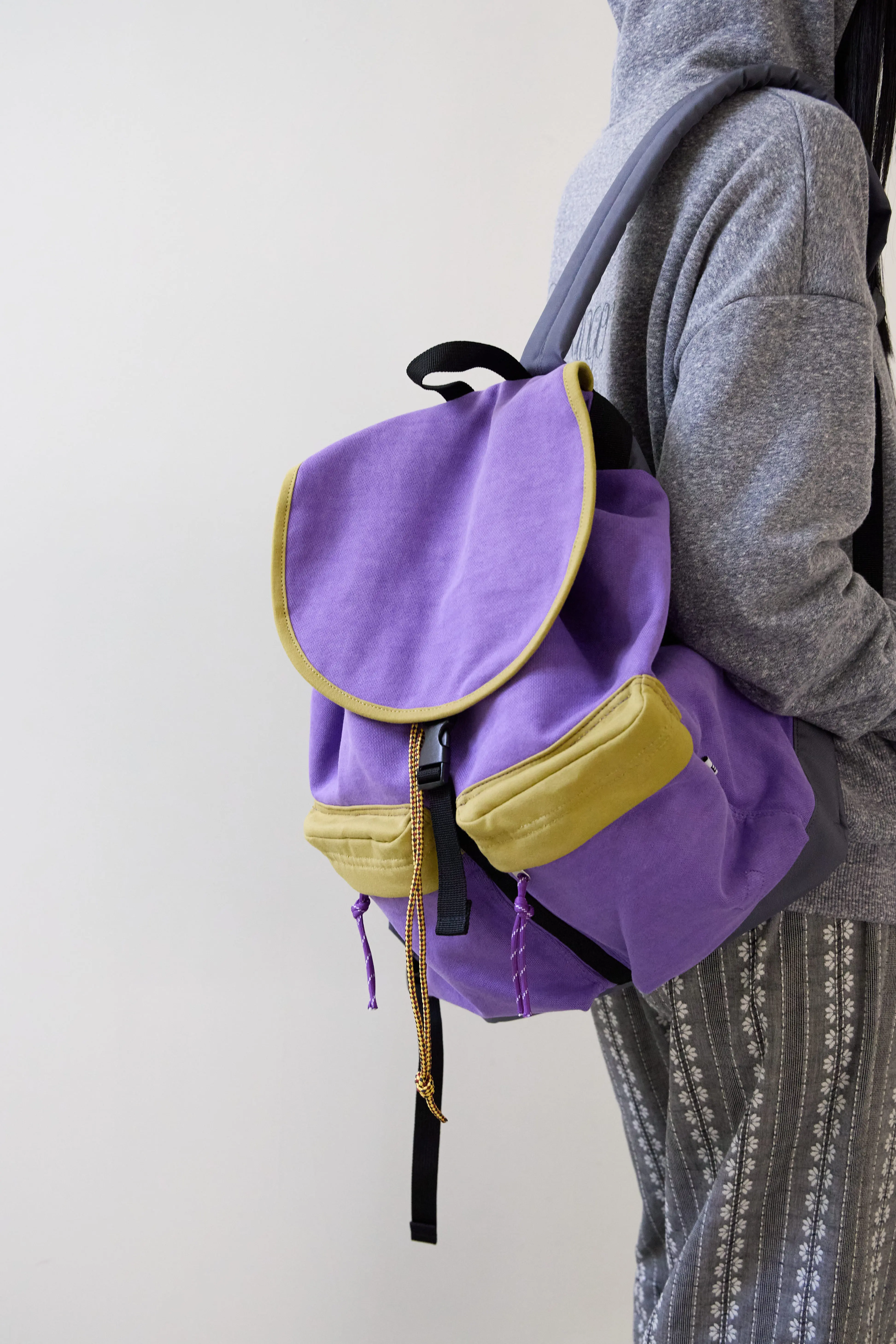 TWO-POCKET BACKPACK - PURPLE Detail